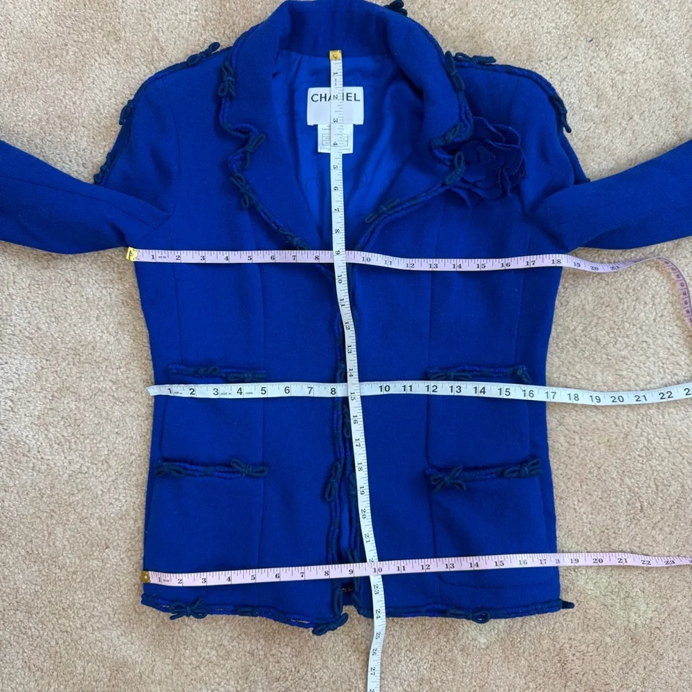 Chanel Métiers d’Art 2007 “Paris–Londres” Royal Blue Wool Jacket Camellia Brooch